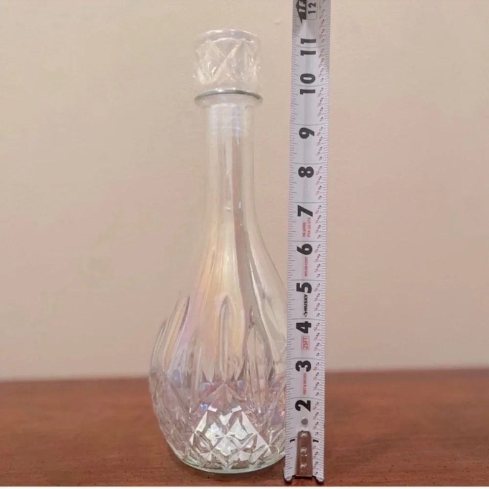 NEW! Elegant Wine Decanter in Cut Glass with Iridescent Finish